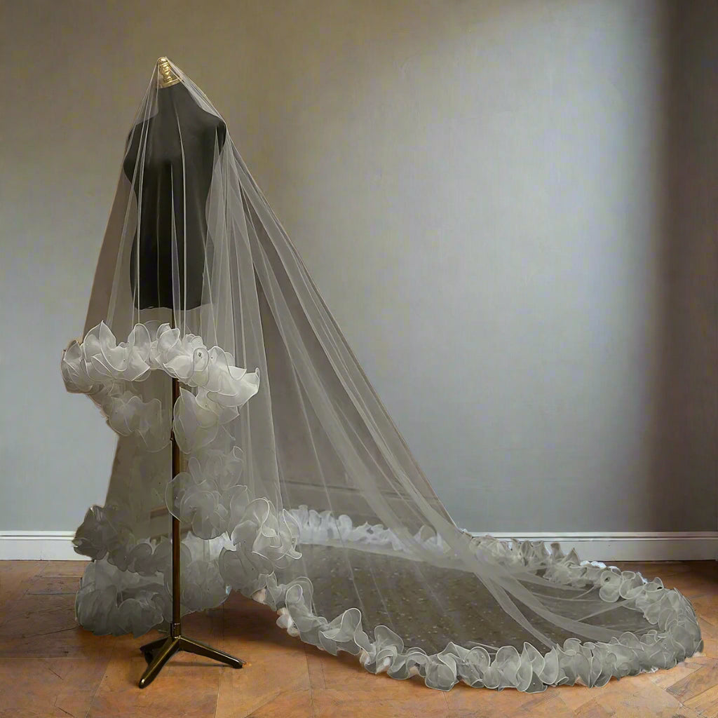 GownLink Beautiful 3.5 m Long Cathedral Bridal Veil  Frill Edges GLVL-Frill