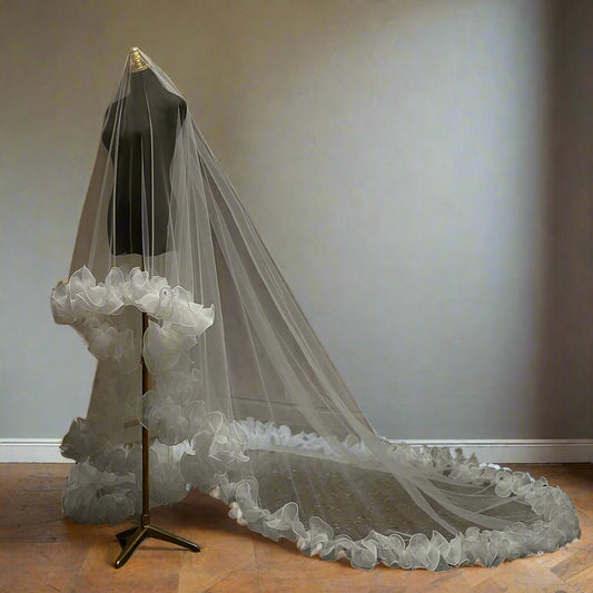 GownLink Beautiful 3.5 m Long Cathedral Bridal Veil  Frill Edges GLVL-Frill
