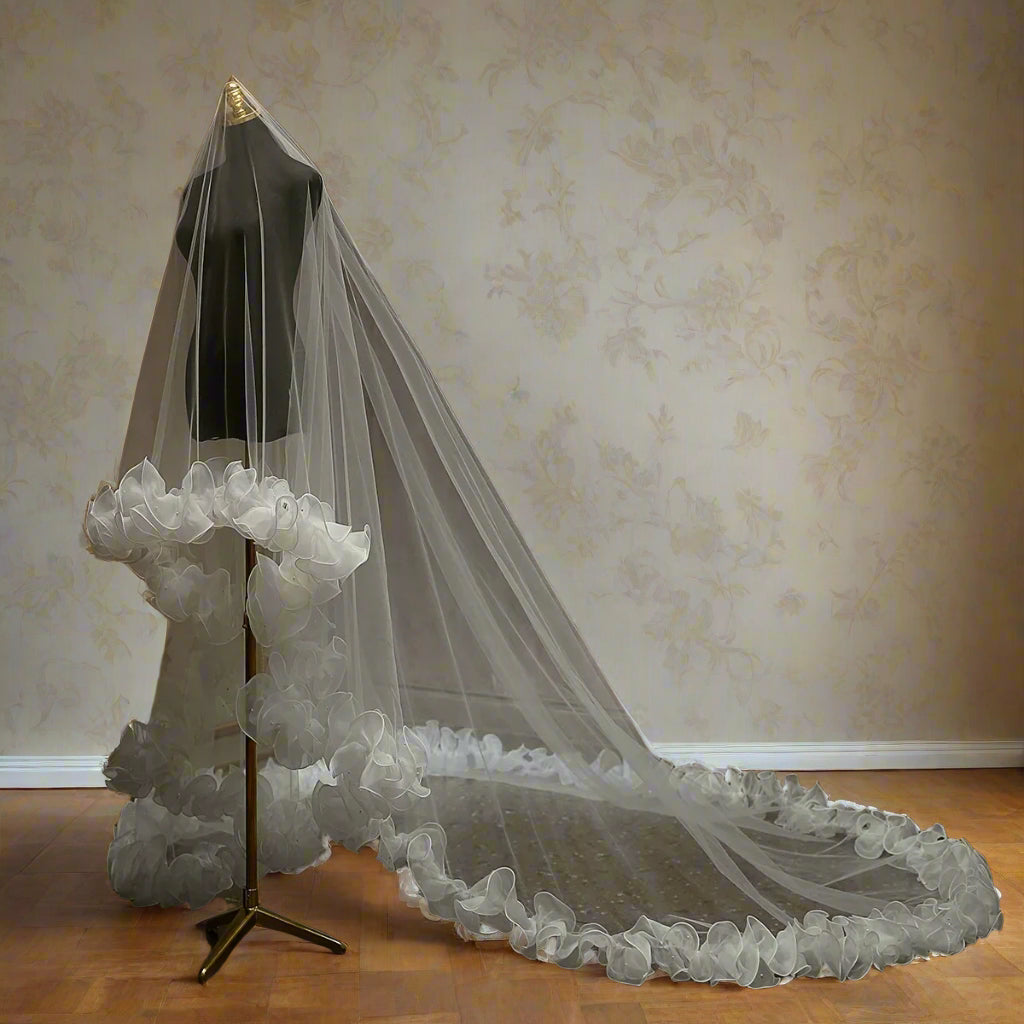 GownLink Beautiful 3.5 m Long Cathedral Bridal Veil  Frill Edges GLVL-Frill