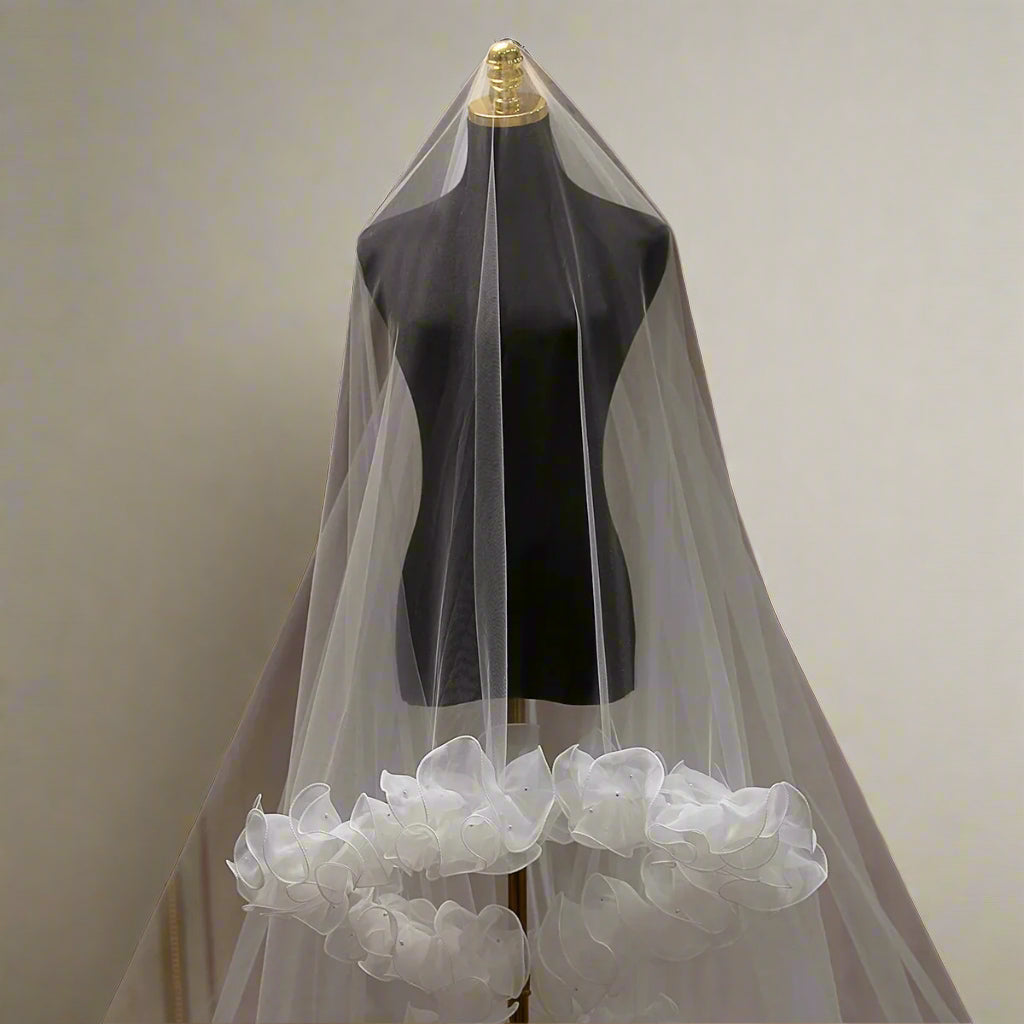 GownLink Beautiful 3.5 m Long Cathedral Bridal Veil  Frill Edges GLVL-Frill