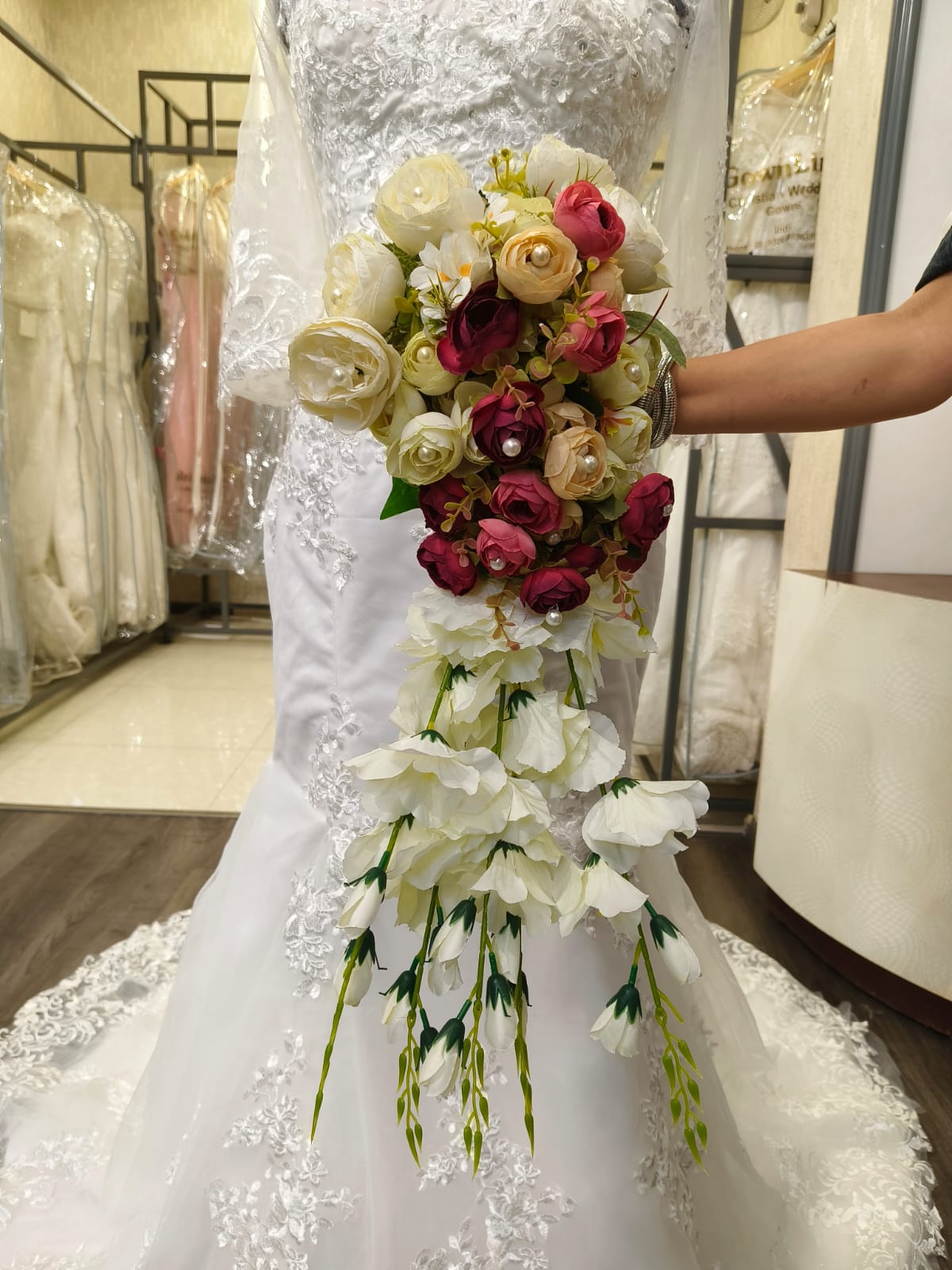 GownLink's Majestic Harmony Elegant Bridal Bouquet with red and white Flowers B132
