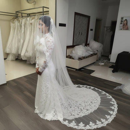 Close-up of lace edge detail on Bridal Veil — GownLink GLV1800W