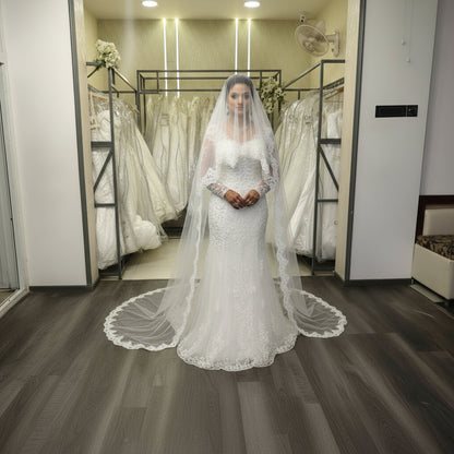 Side view of Bridal Veil with comb attachment visible — GownLink GLV1800W
