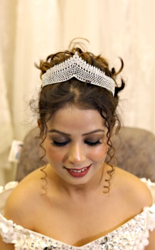 GownLink Luxury Bridal Crown With Exquisite Stonework GLAC02022