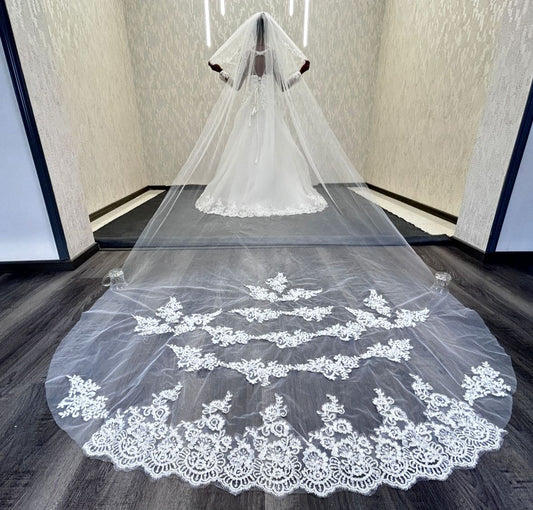 GownLink White Bridal Wedding Veil GLV1800L 4.5 Meter Long with Front Face Layer
