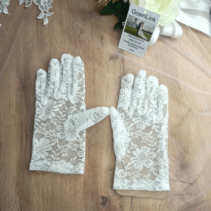 Close-up of individual pieces in 4-Piece Bridal Combo Set — GownLink GLYC23