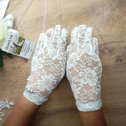 Detail of accessories in 4-Piece Bridal Combo Set — GownLink GLYC23