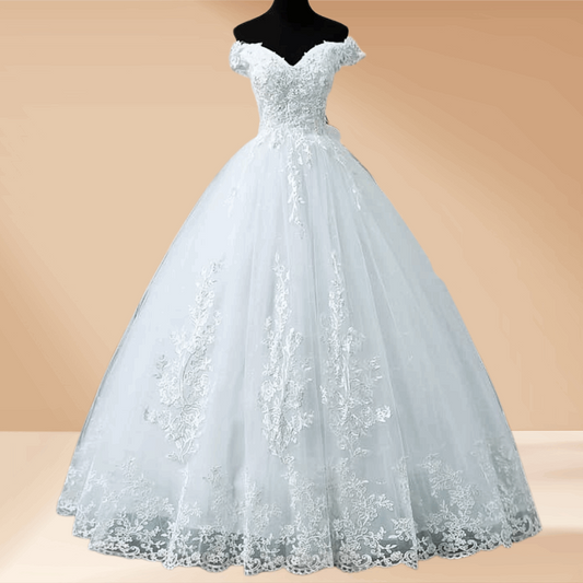 Romantic Ball gown with a sweetheart neckline.