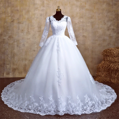 White bridal trail gown/dress with a train in Hajipur Bihar