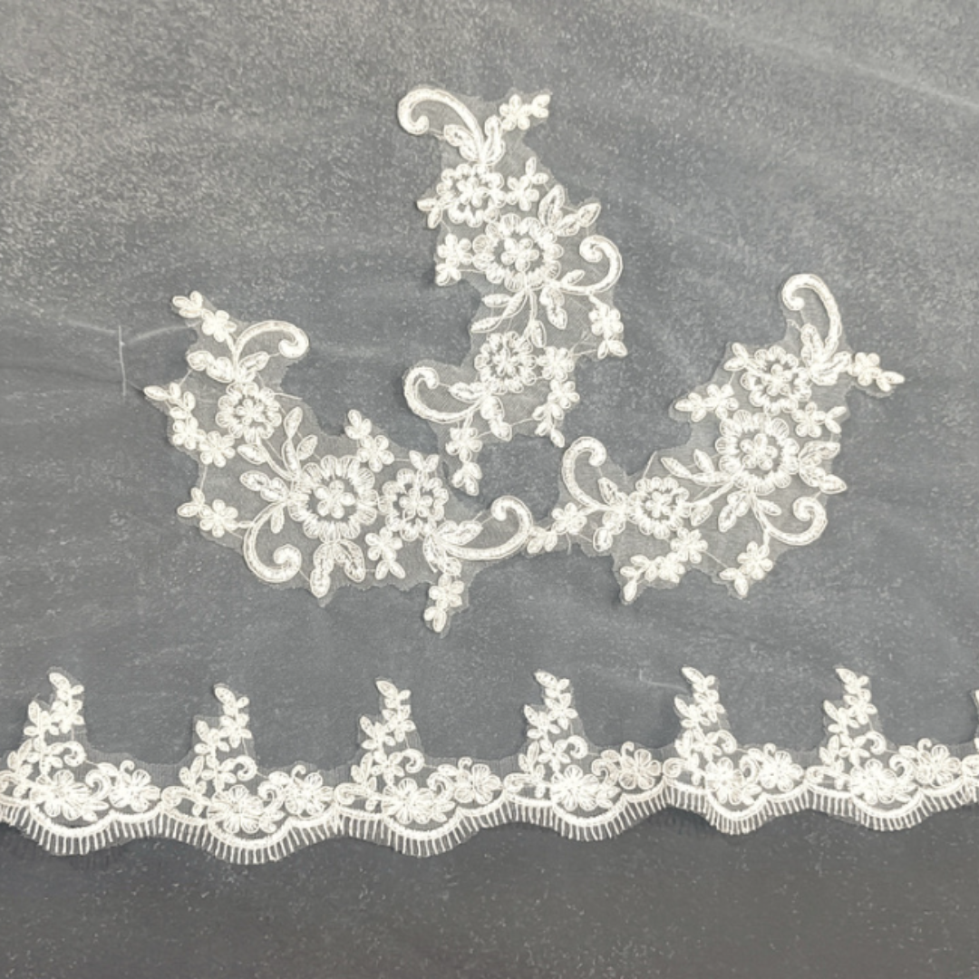 Close-up of comb and attachment on Bridal Veil — GownLink GLVHL31