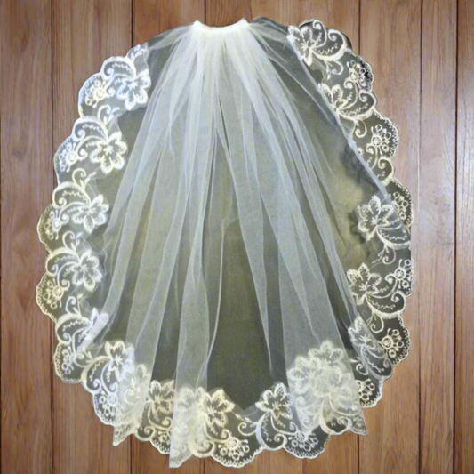 Front view of Bridal Veil draped over model — GownLink GLHLCV4