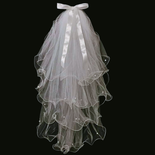 Front view of Bridal Veil draped over model — GownLink GLHLCV5