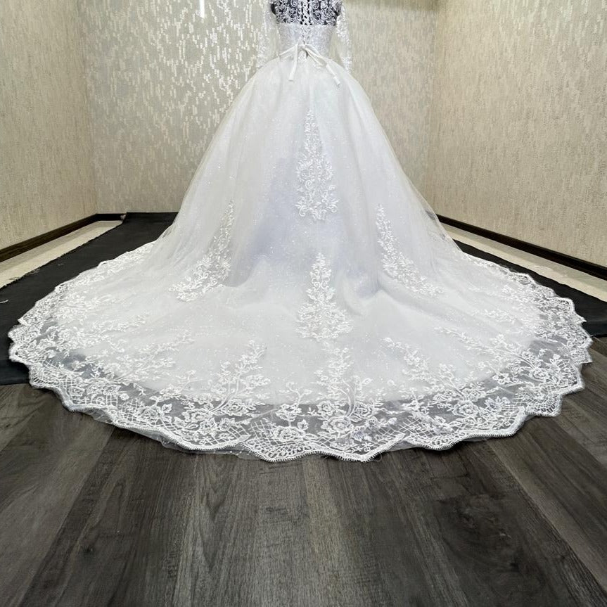Illusion lace neckline detail on GownLink wedding dress