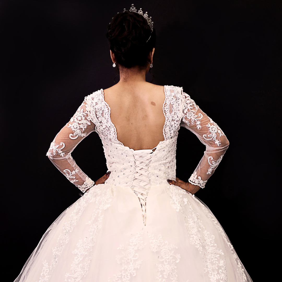 Scalloped lace hem and train on GownLink bridal wedding dress