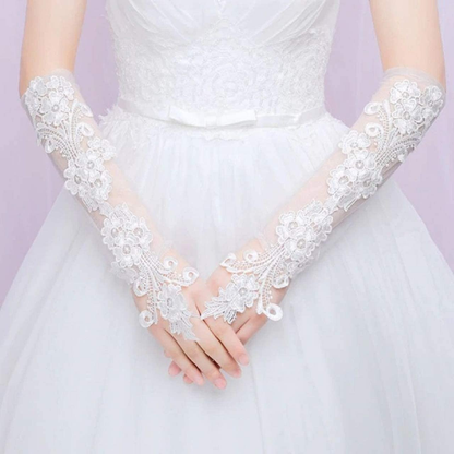 Detail of accessories in Full Bridal Combo Set — GownLink GOWNLINKS