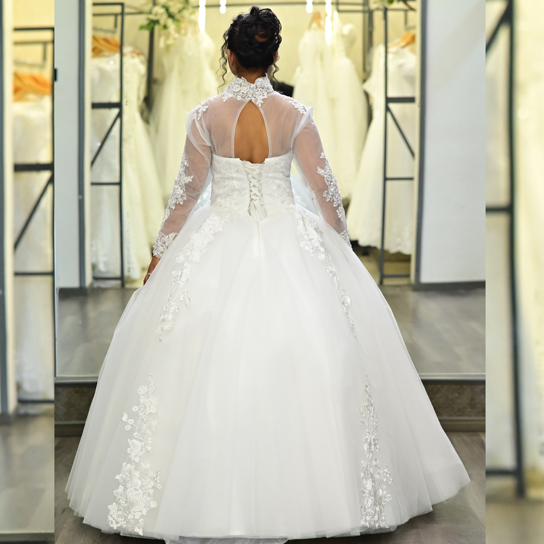 Full-length view of White Princess with train spread on floor — GownLink GLHL2311