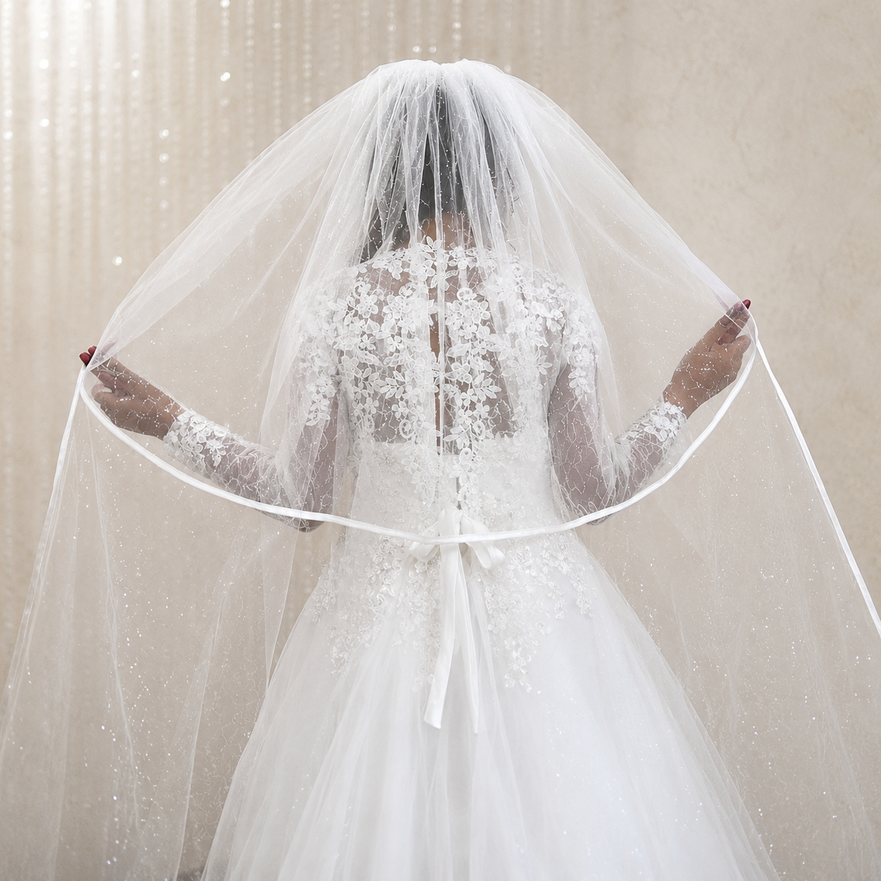 Detail of veil fabric and texture — GownLink GLVHS14
