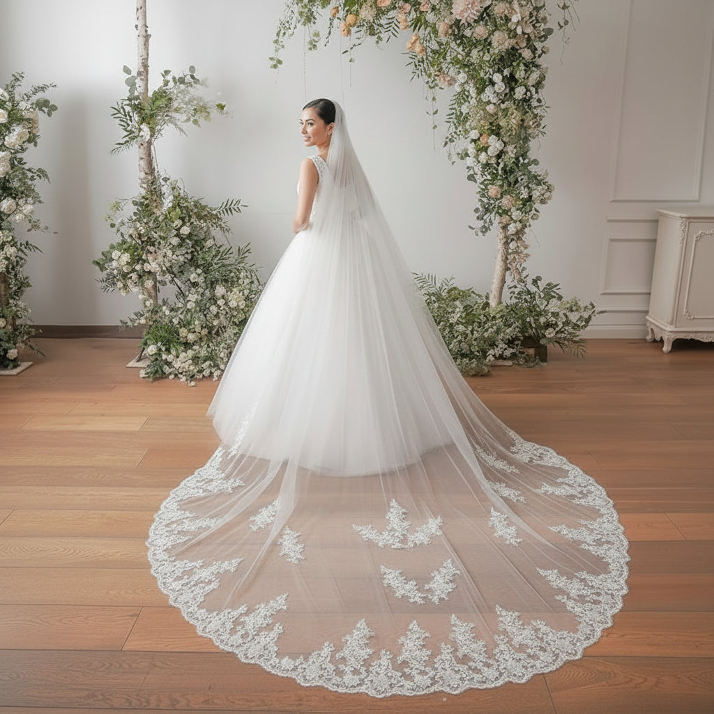 Close-up of lace edge detail on Long Bridal Veil — GownLink GLVL21