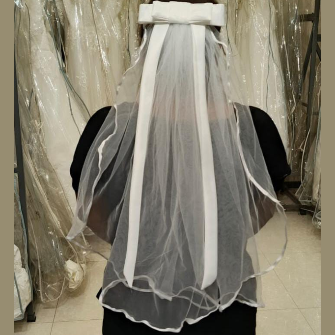 Side view of Short Bridal Veil with comb attachment visible — GownLink GLVHM13