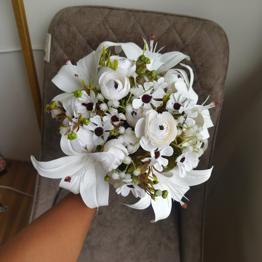 Detail of ribbon and wrapping on White Clutch Bridal Bouquet — GownLink B-138