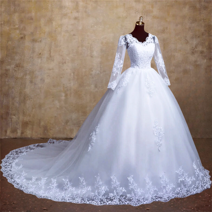 White bridal trail gown/dress with a train in Hajipur Bihar