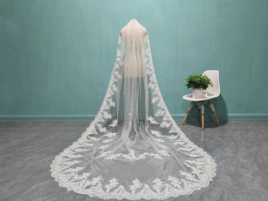 GownLink  Veil with Ivory Lace Embroidery GLVHL57