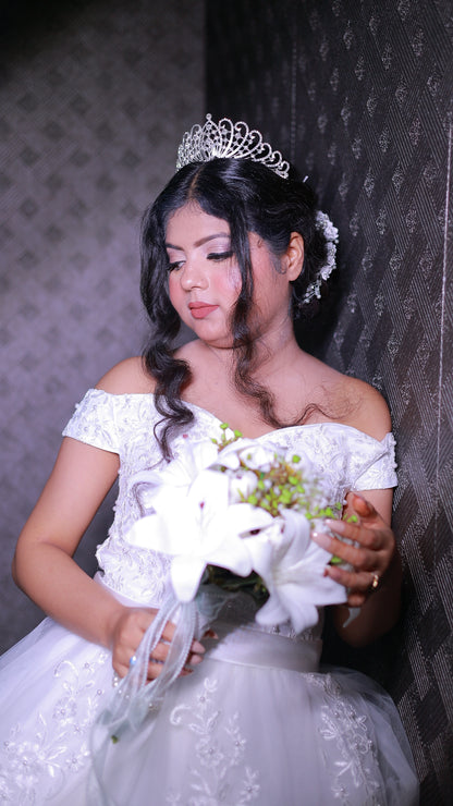 White Clutch Bridal Bouquet — B-138 | GownLink