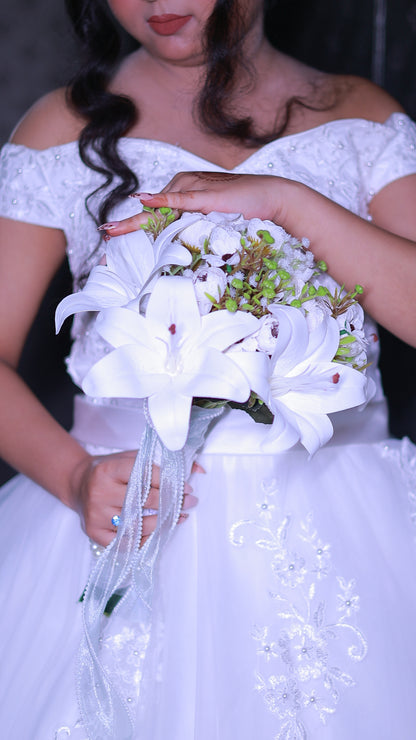 White Clutch Bridal Bouquet — B-138 | GownLink
