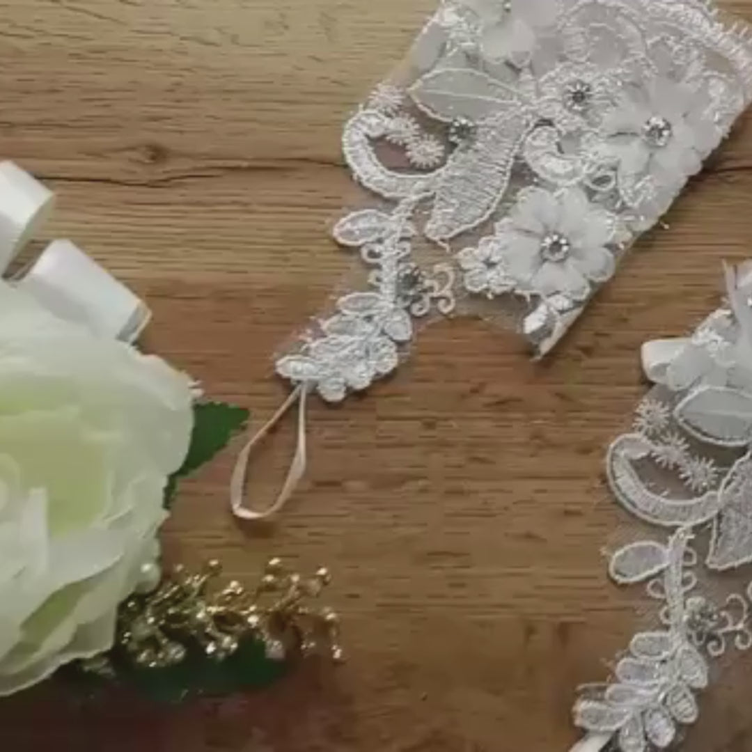 Women's Wedding Gloves Fingerless Lace Glove Bridal White Pandharpur India