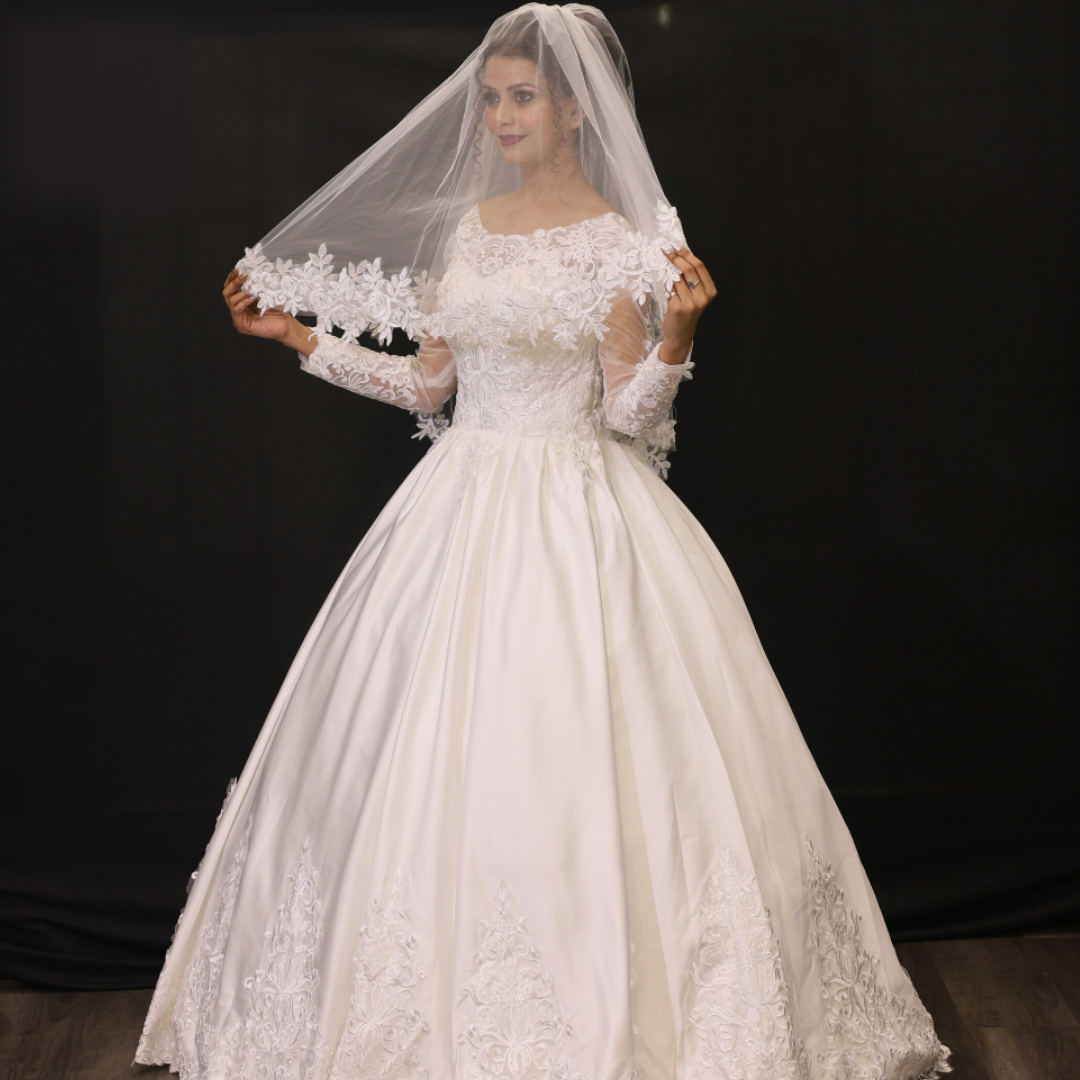 Model wearing Cathedral Bridal Veil with bridal gown — GownLink GLV13